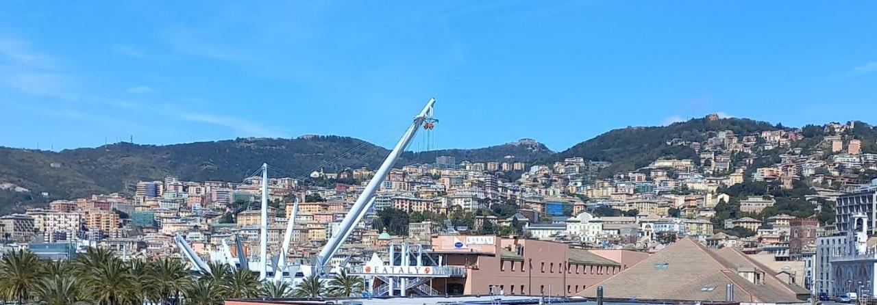 Ad Un Passo Dall'Acquario In Zona Expo Genua Exterior foto